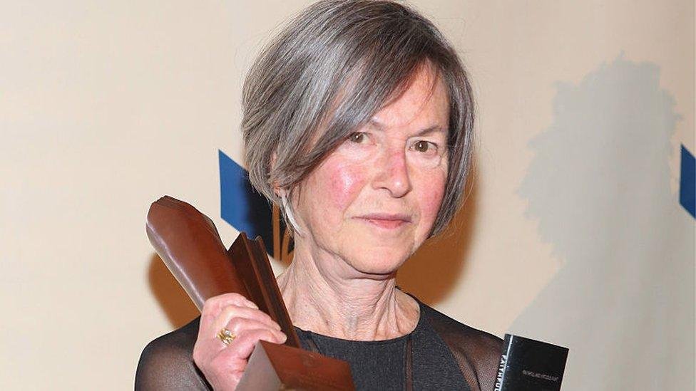 Katër poezi në shqip nga Louise Glück
